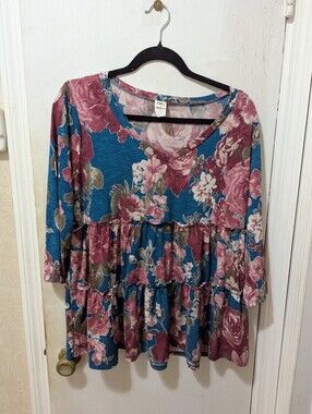 Sew In Love Medium Floral Tiered V-Neck 3/4 Sleeve Top in Blue and Rose